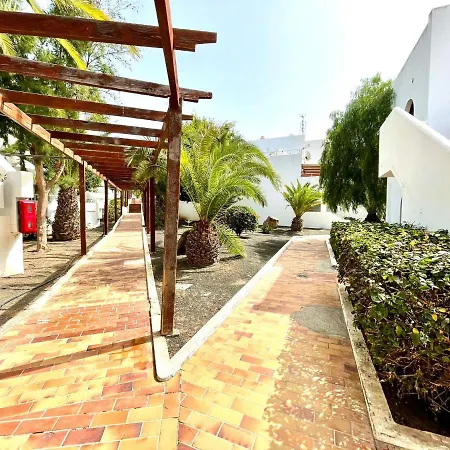 Apartment Cozy Apartment, Wifi, Terrace, Pool In Los Charcos Beach
