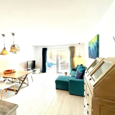 Cozy Apartment, Wifi, Terrace, Pool In Los Charcos Beach