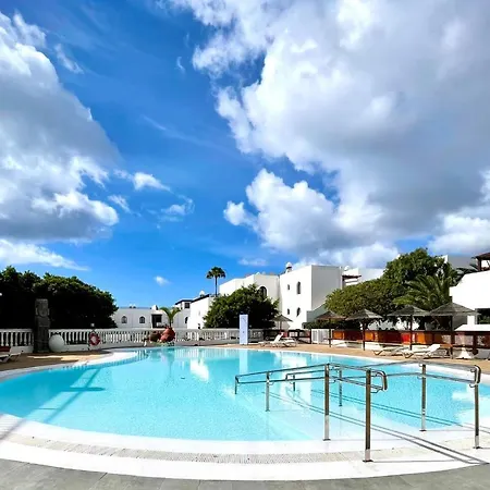 Cozy Apartment, Wifi, Terrace, Pool In Los Charcos Beach Appartement Costa Teguise