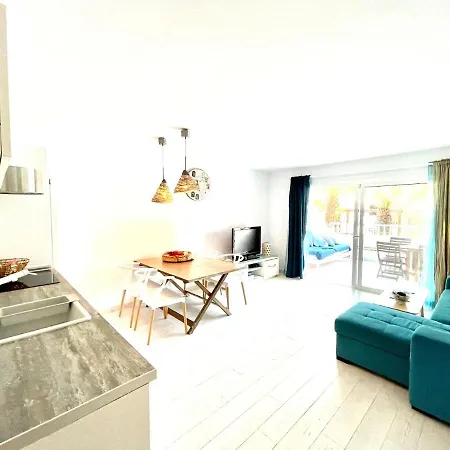 Appartement Cozy Apartment, Wifi, Terrace, Pool In Los Charcos Beach