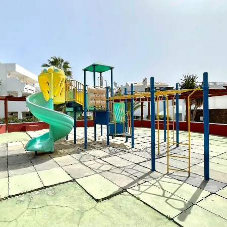 Cozy Apartment, Wifi, Terrace, Pool In Los Charcos Beach