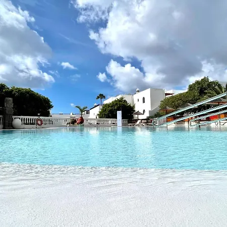 Cozy Apartment, Wifi, Terrace, Pool In Los Charcos Beach