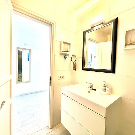 Cozy Apartment, Wifi, Terrace, Pool In Los Charcos Beach